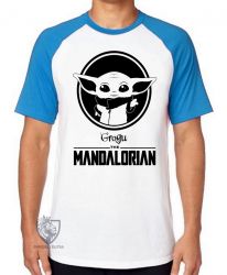 Camiseta Raglan  The Mandalorian baby Grogu